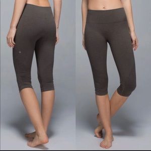 Lululemon In the Flow Crop II capris